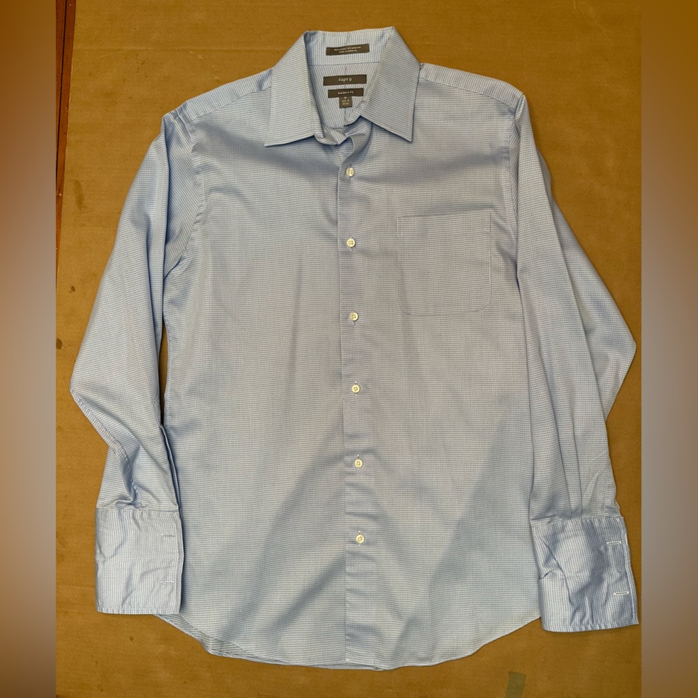 Apt.9 Button Down Dress Shirt, Long‎ Sleeve, Modern Fit Size: M (15 1/2-16)32/33